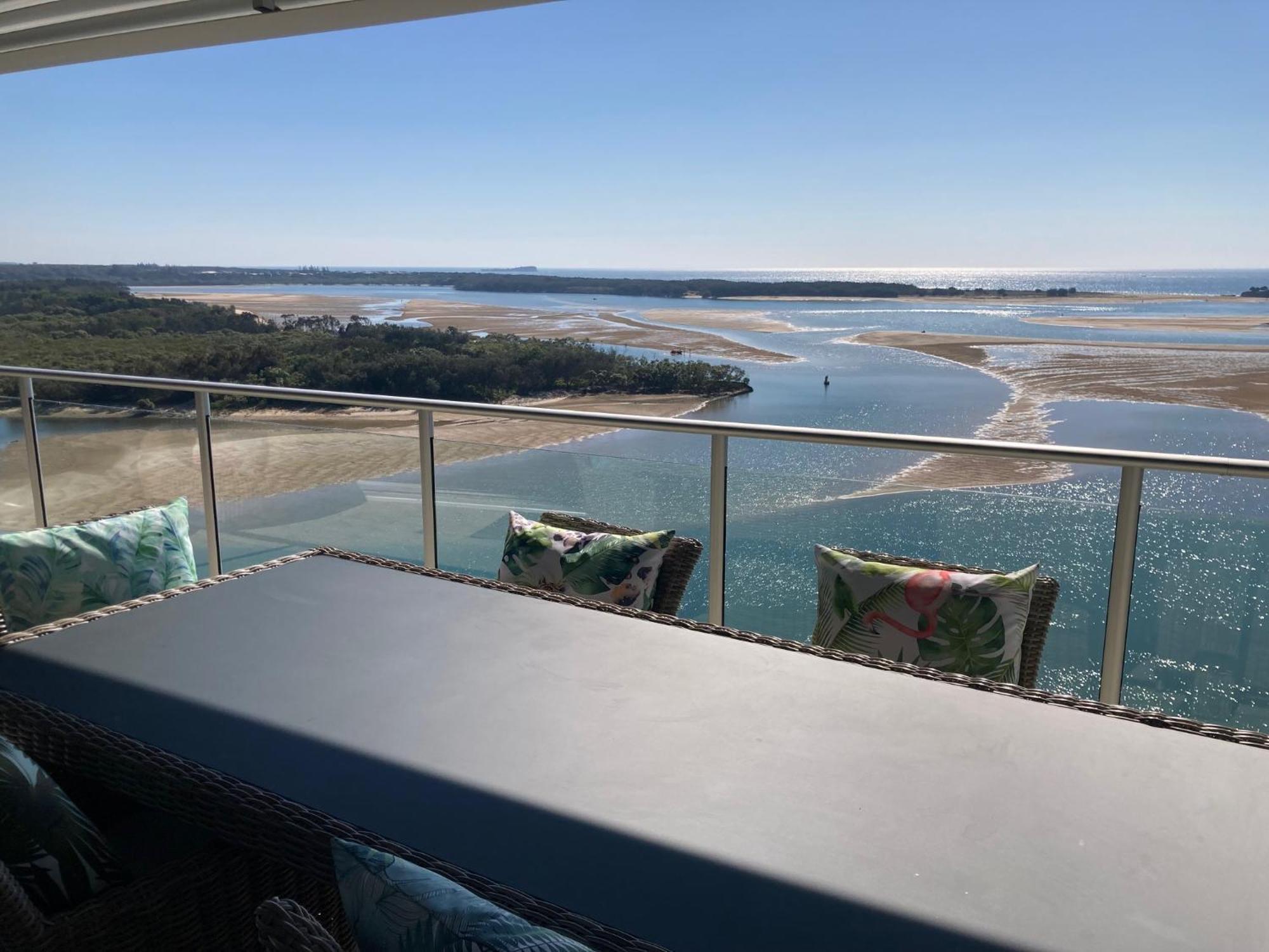 Waves Maroochy River Maroochydore Exterior foto